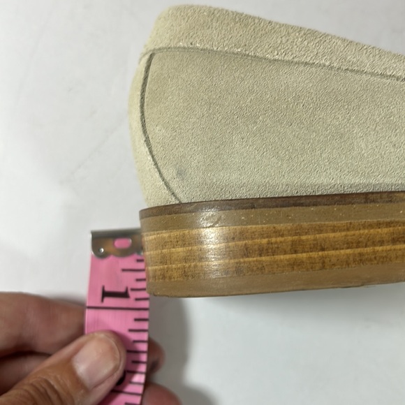 Everlane The Modern Loafer in Stone Suede - Picture 14 of 15